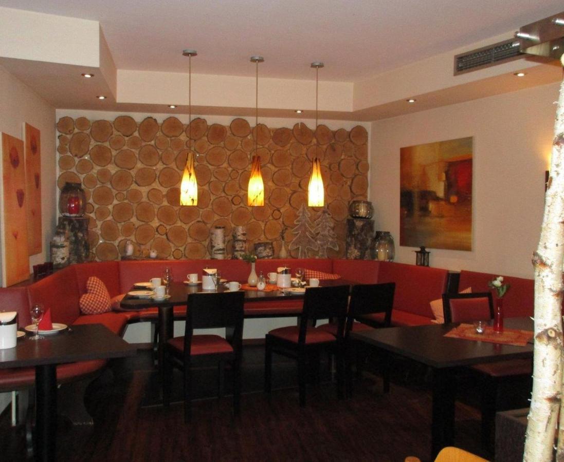 Hotel Garni Cafe Raepple Бад-Петерсталь-Грисбах Экстерьер фото