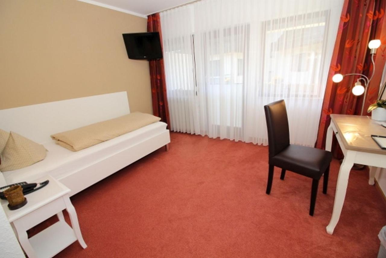 Hotel Garni Cafe Raepple Бад-Петерсталь-Грисбах Экстерьер фото