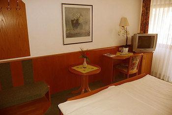Hotel Garni Cafe Raepple Бад-Петерсталь-Грисбах Экстерьер фото